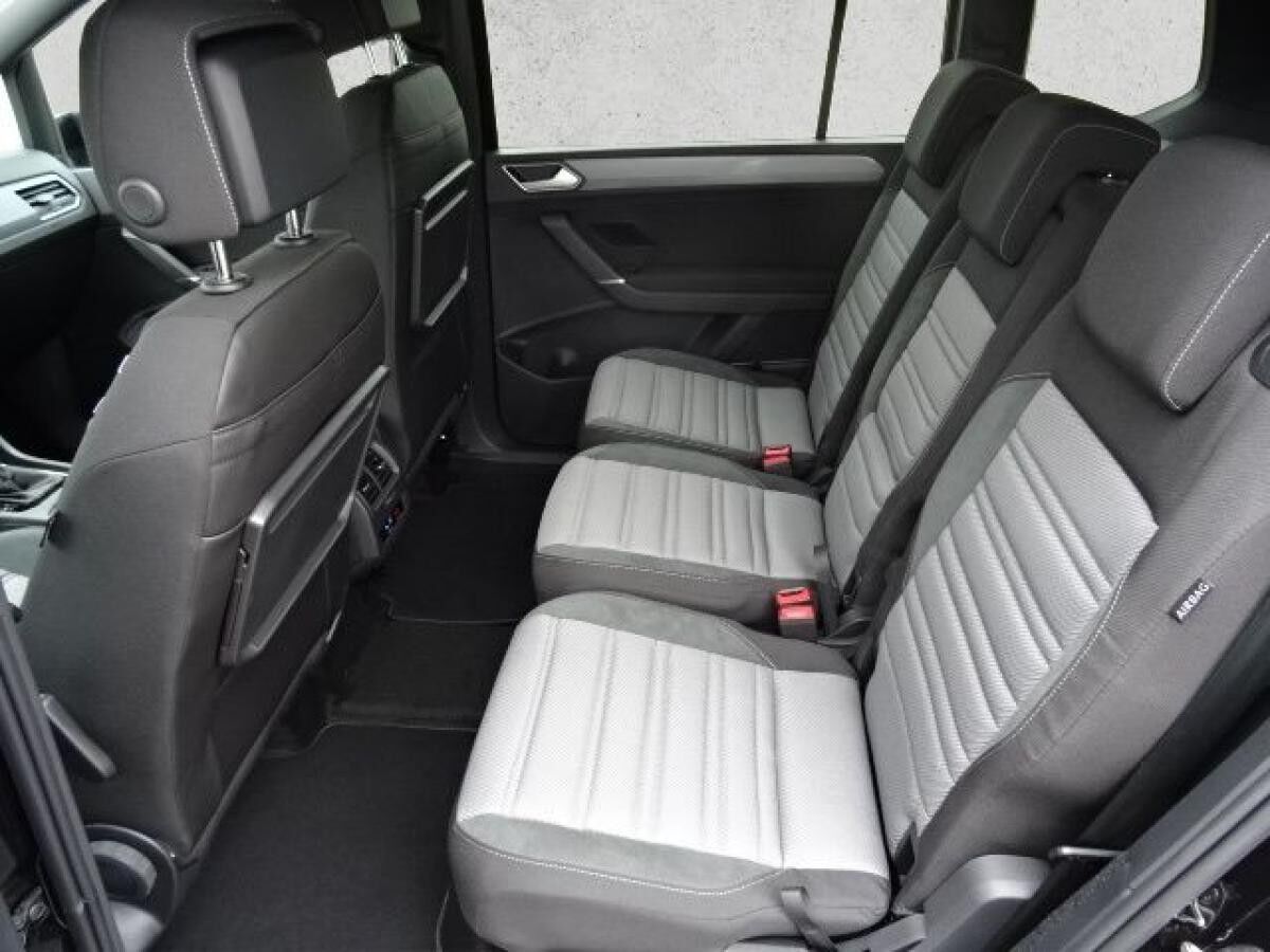 Volkswagen Touran HL R-Line 2.0 TDI DSG Volkswagen Touran HL R-Line 2.0 TDI DSG