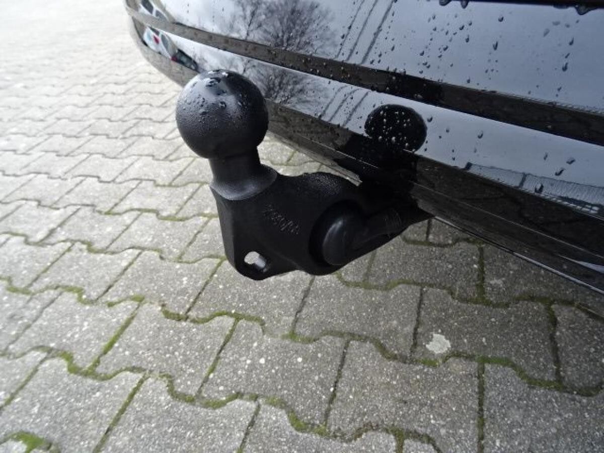 Volkswagen Touran HL R-Line 2.0 TDI DSG Volkswagen Touran HL R-Line 2.0 TDI DSG