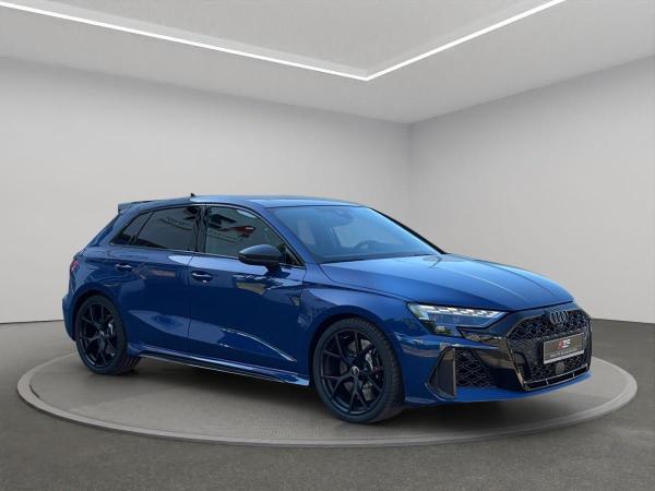 Audi RS3 Sportback S tronic+280km/h+PANO+NAVI