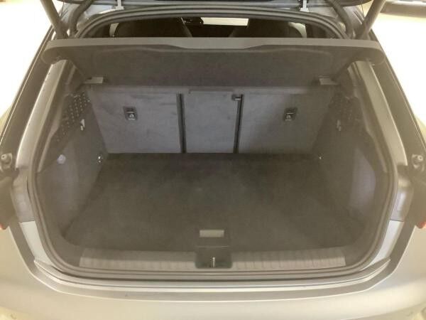 Audi S3 Sportback Sondermattlack, Akrapovic,  Sound, ACC, Matrix, Rückfahrkam