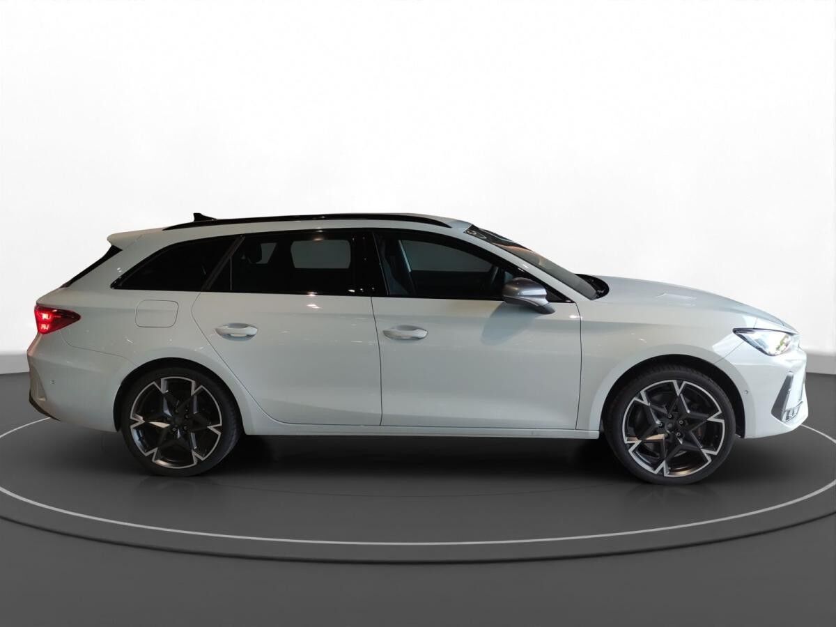 Cupra Leon Sportstourer 1.5 e-Hybrid VZ Intelligent Drive Matrix
