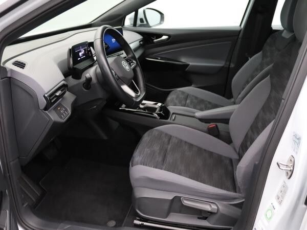 Volkswagen ID.4 Pro Performance / ACC, LED, RFK, CCS