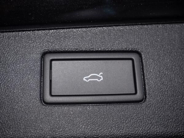 Volkswagen Tiguan Elegance 1.,5 l eTSI DSG, Nav, Pano, LED, RFK, HUD, GJR uvm...