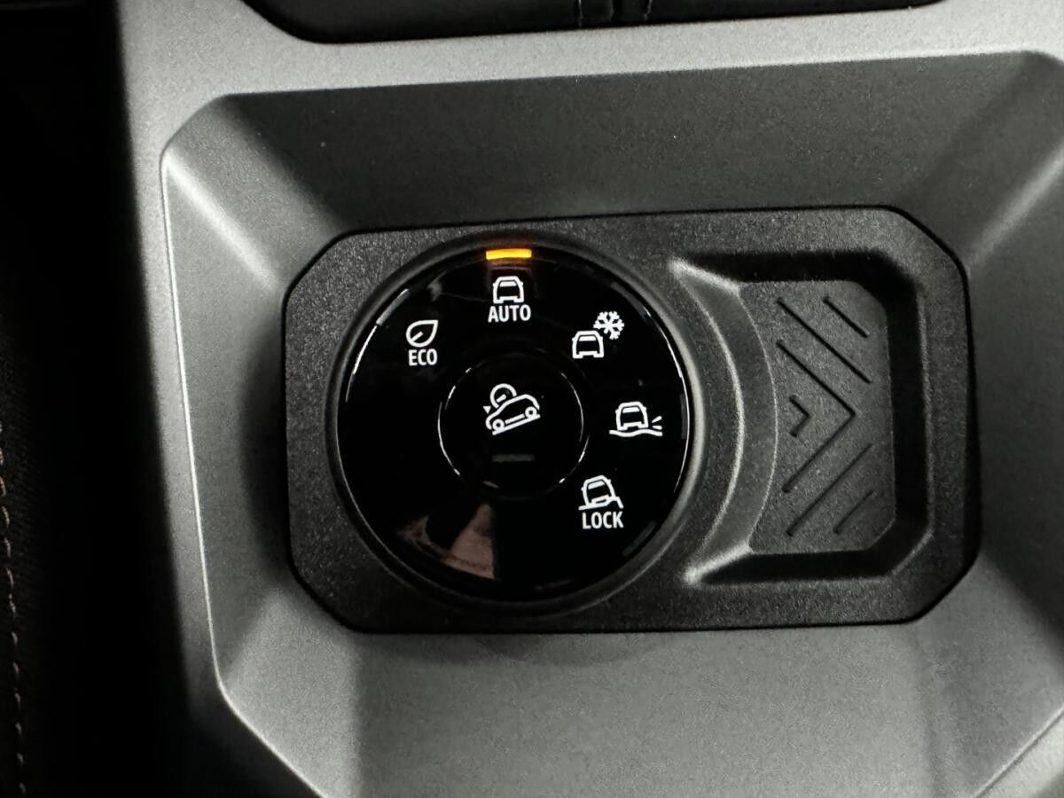 Dacia Duster 3 Extreme TCe 130 4x4 📲inkl. Full-Service