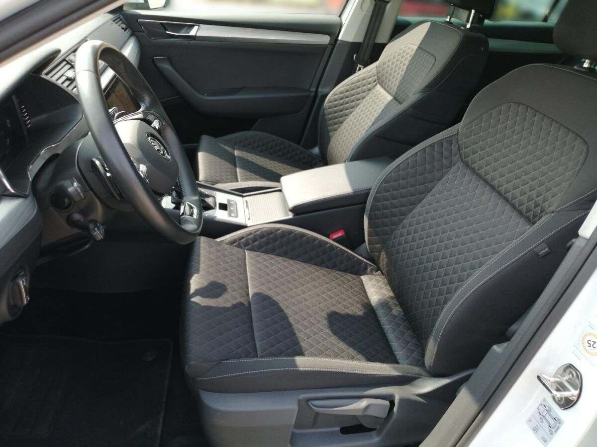 Skoda Superb Combi Amb. TSI DSG LED AHK virtual 18"