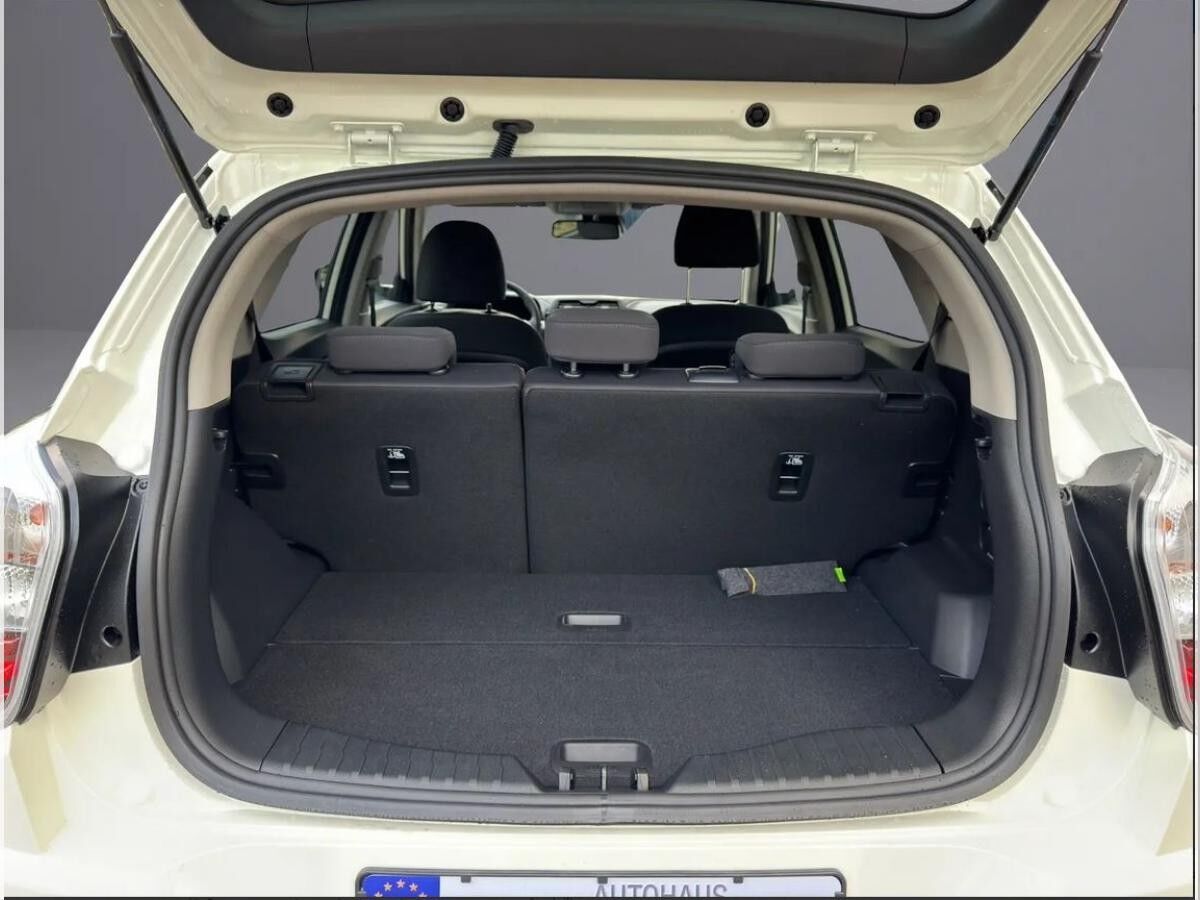 SsangYong Tivoli Nomad 1.5 2WD *LED/SHZ/RFK/APP/PDC*