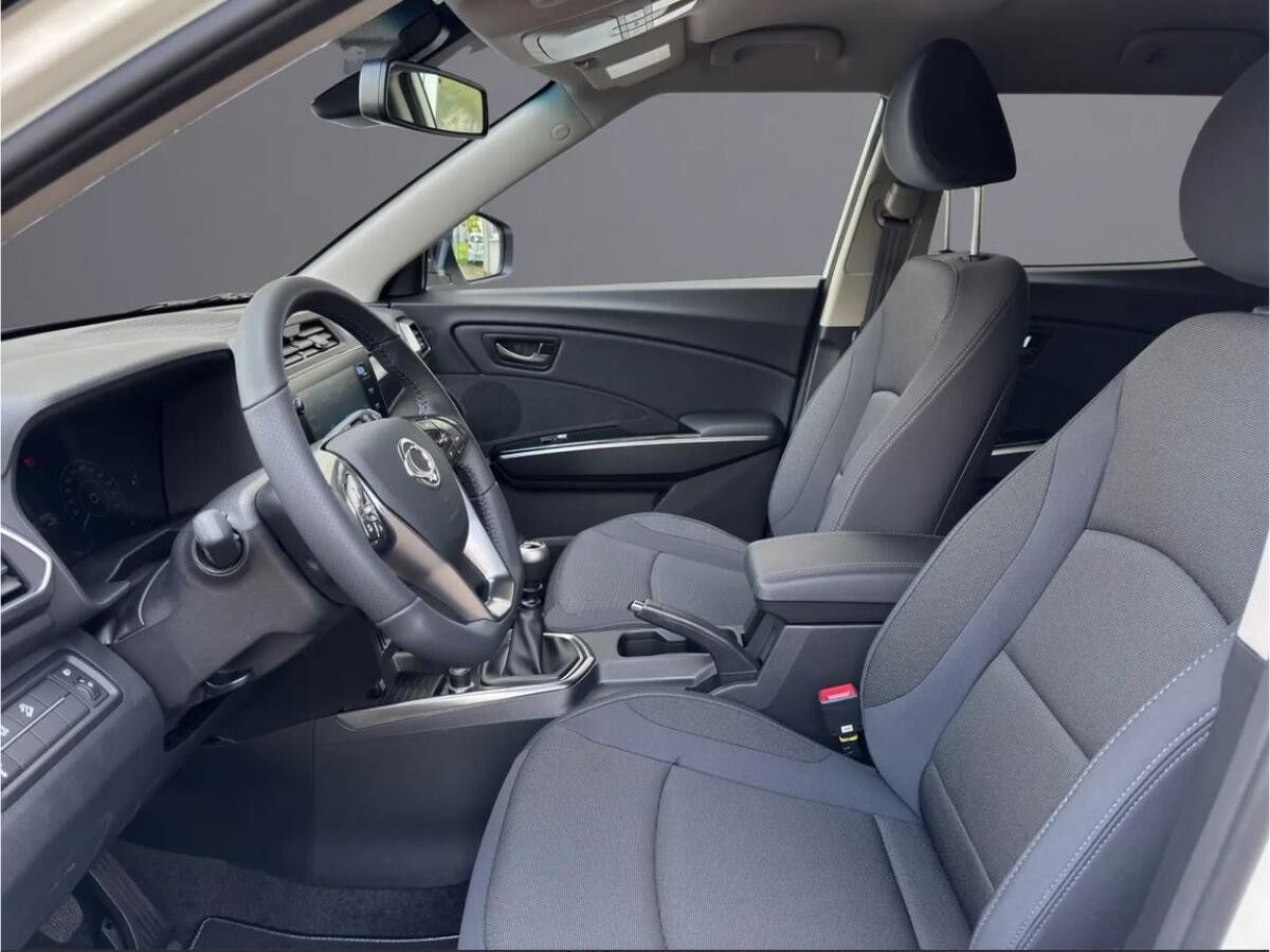 SsangYong Tivoli Nomad 1.5 2WD *LED/SHZ/RFK/APP/PDC*