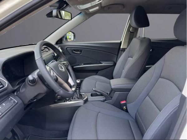 SsangYong Tivoli Nomad 1.5 2WD *LED/SHZ/RFK/APP/PDC*