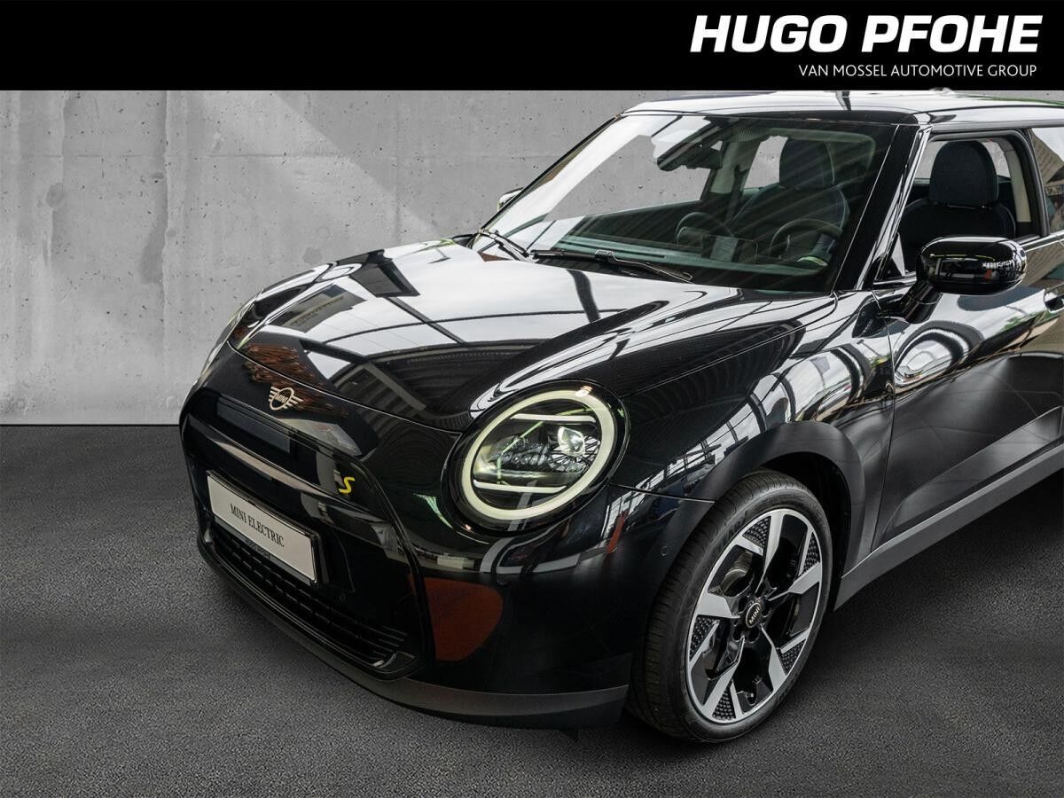 MINI Cooper SE Classic Trim 18 Zoll Head Up Panodach