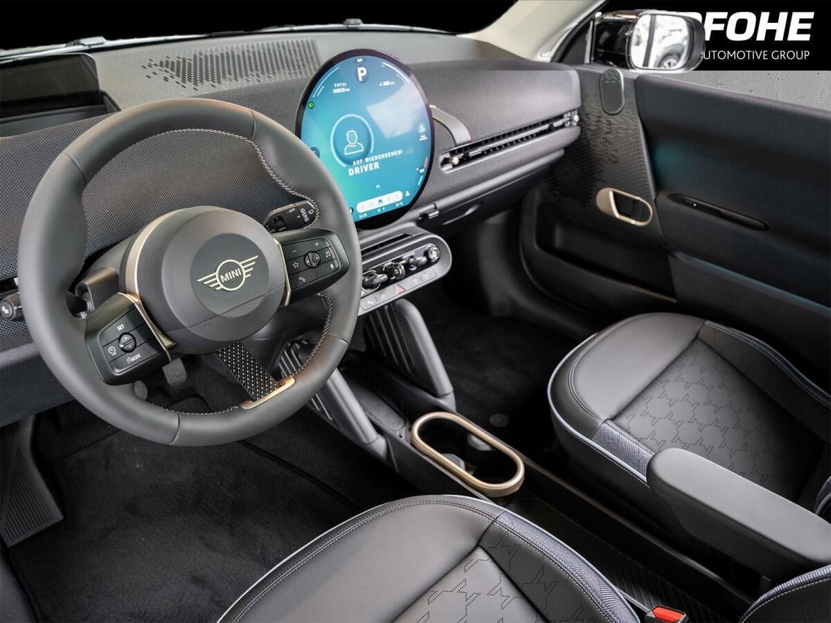 MINI Cooper SE Classic Trim 18 Zoll Head Up Panodach