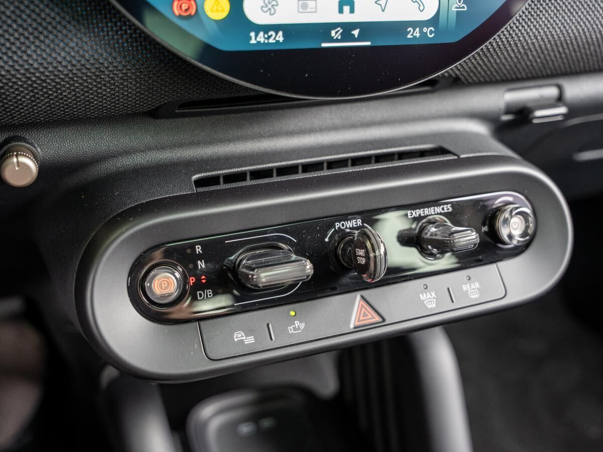 MINI Cooper SE Classic Trim 18 Zoll Head Up Panodach