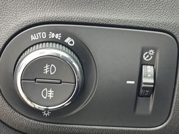Opel Crossland 1.2T AHK,Lenkradheizung,Sitzheizung