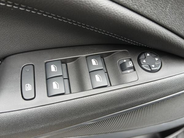 Opel Crossland 1.2T AHK,Lenkradheizung,Sitzheizung