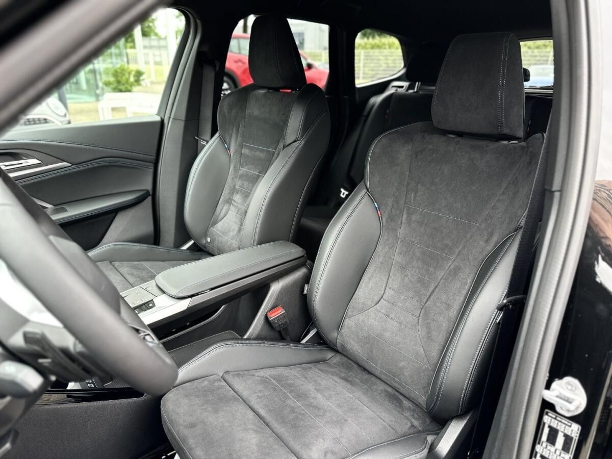 BMW iX1 xDrive30 M Sportpaket Head-Up HK HiFi DAB