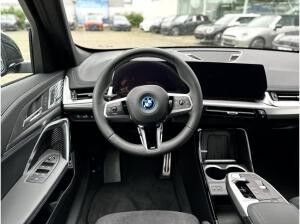 BMW iX1 xDrive30 M Sportpaket Head-Up HK HiFi DAB