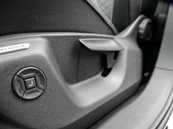 Volkswagen Tiguan R-Line 2,0 l TDI SCR 4MOTION DSG Lagerwagen !!