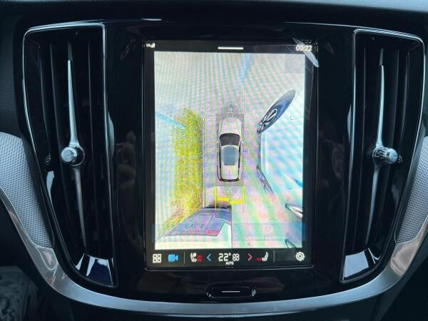 Volvo V60 B4 Benzin DKG Automatik Plus Dark - Sofort lieferbar -