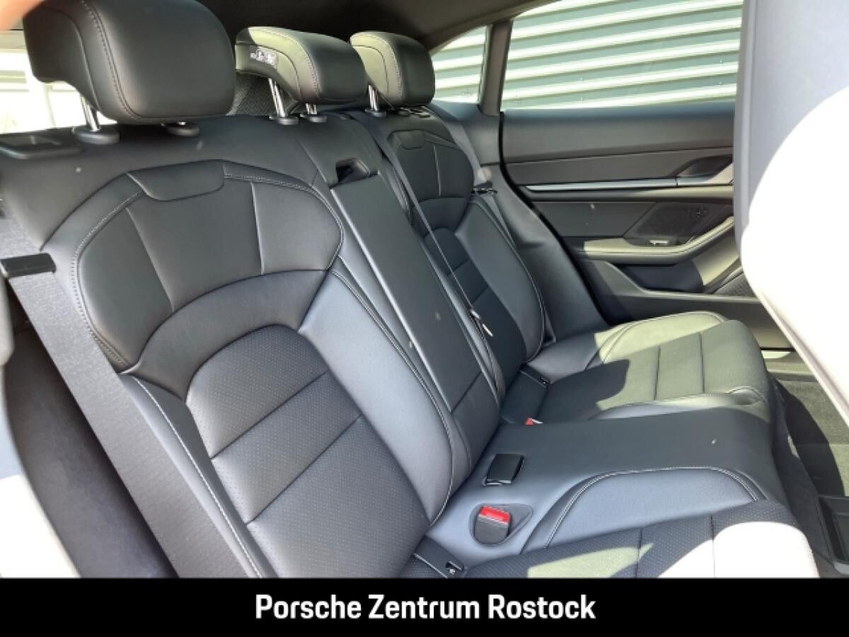 Porsche Taycan 4 Cross Turismo
