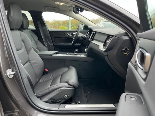 Volvo V60 B4 DKG PLUS DARK - Sofort lieferbar -