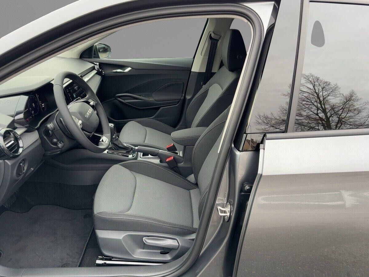 Skoda Fabia 1.0 TSI DSG DRIVE 116 PS *LENKRADHEIZUNG/ KAMERA / KLIMAAUTOMATIK**