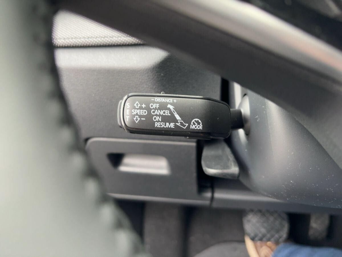 Skoda Fabia 1.0 TSI DSG DRIVE 116 PS *LENKRADHEIZUNG/ KAMERA / KLIMAAUTOMATIK**