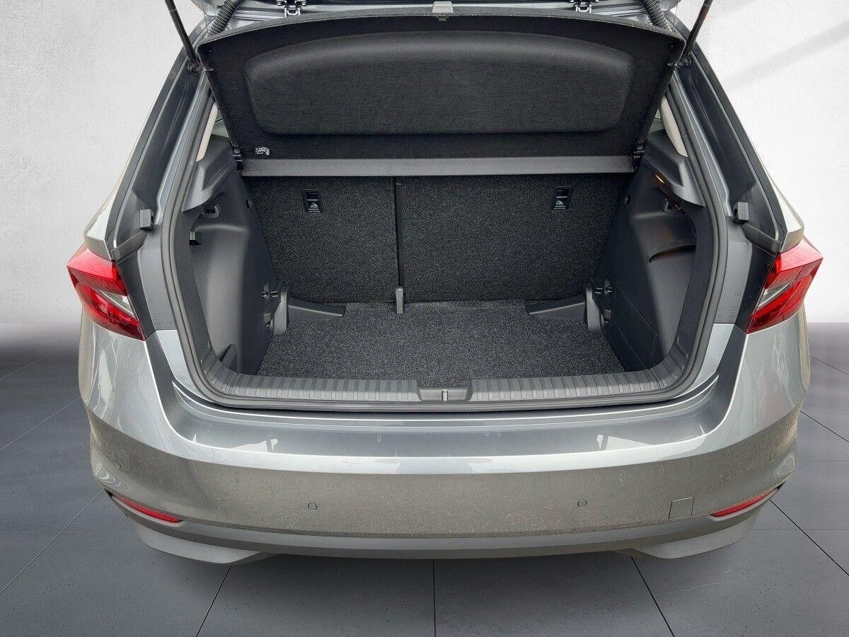 Skoda Fabia 1.0 TSI DSG DRIVE 116 PS *LENKRADHEIZUNG/ KAMERA / KLIMAAUTOMATIK**