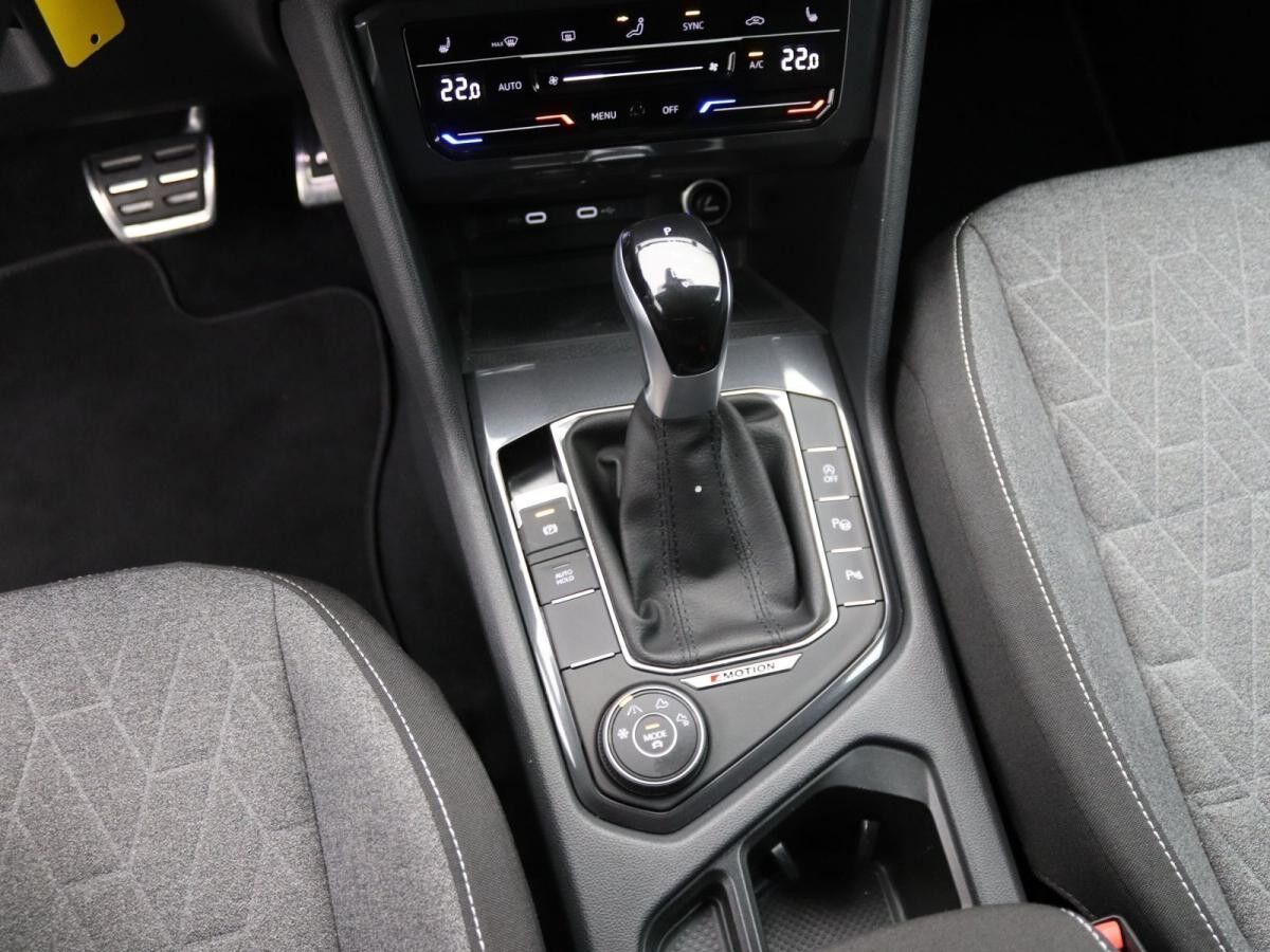Volkswagen Tiguan Allspace Move 2.0TDI DSG / Navi, AHK, LED