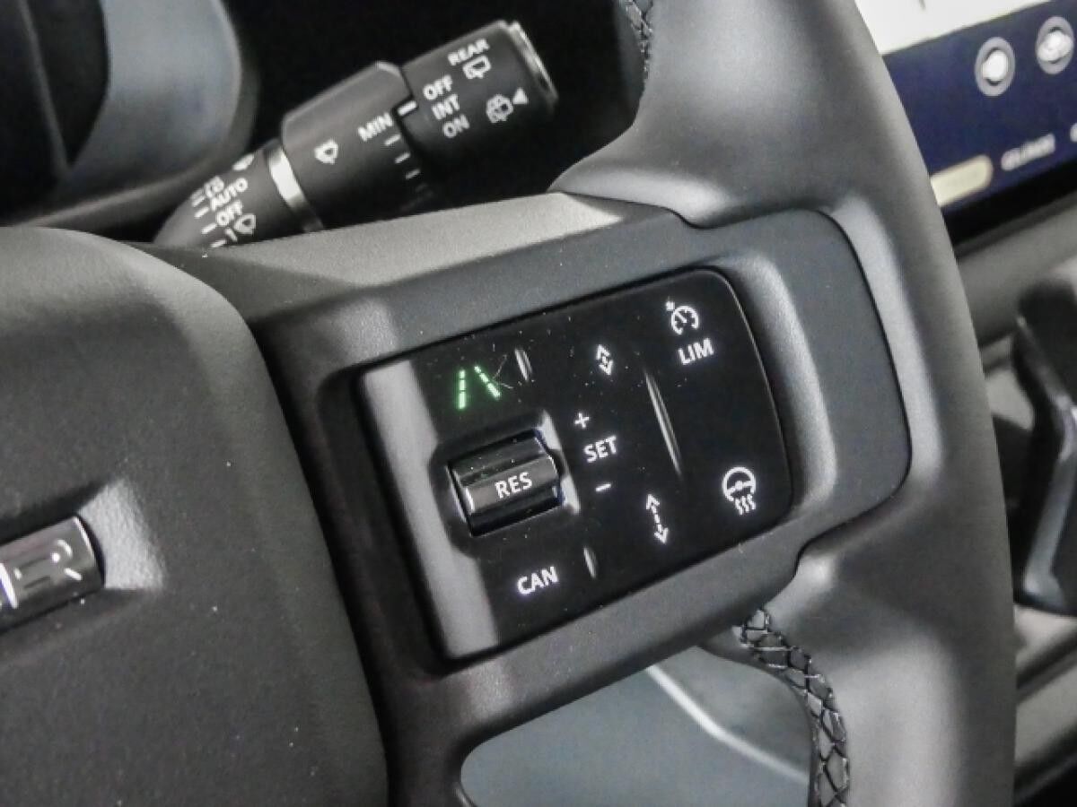 Land Rover Defender 90 X-Dynamic SE D250 Mild-Hybrid EU6e Navi Memory Sitze Soundsystem