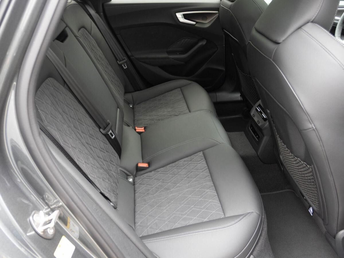 Audi A5 Lim. e-hybrid qu. 270 kW TECH-PRO Panorama B&O 20" 0,5%