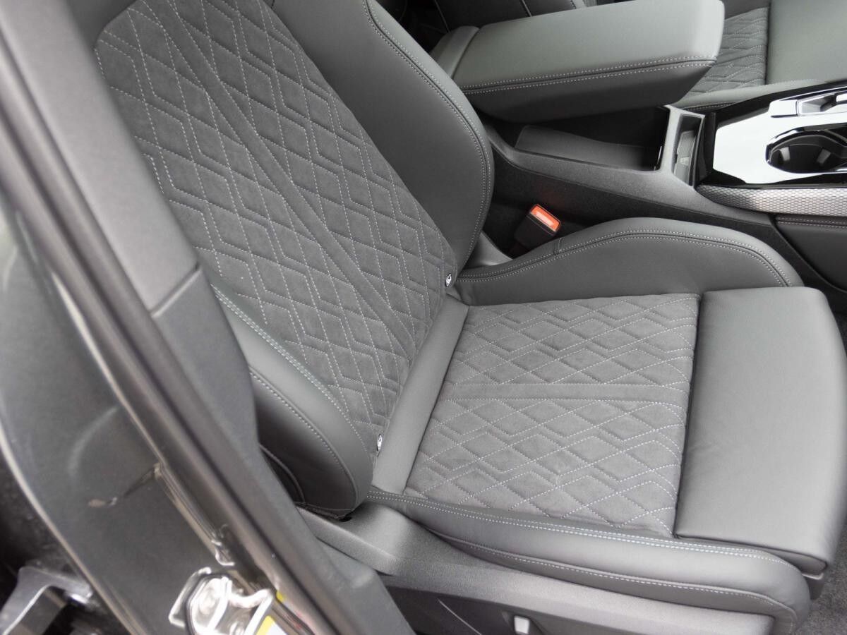 Audi A5 Lim. e-hybrid qu. 270 kW TECH-PRO Panorama B&O 20" 0,5%