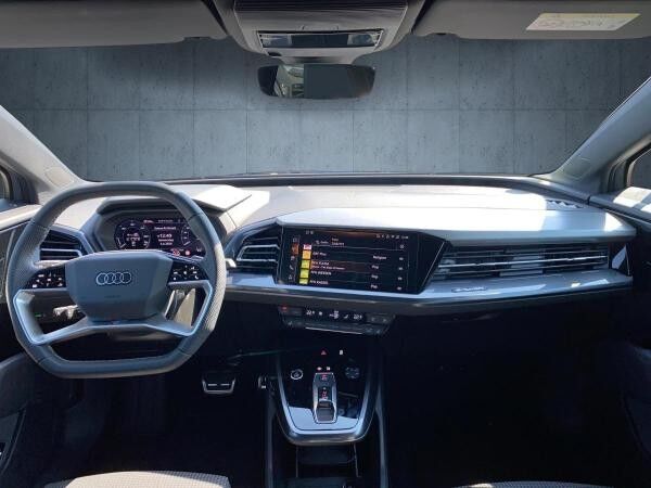 Audi Q4 e-tron 45   Angebot Vorführwagen⇒ Matrix   ⇒ 20"   ⇒ AHK   ⇒ S-Line Interieur   ⇒ RFK