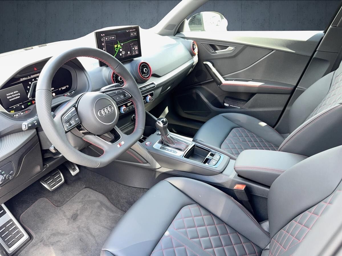 Audi SQ2 TFSI 300PS +Matrix-LED+Komfortpaket plus+Smartphone Interface+