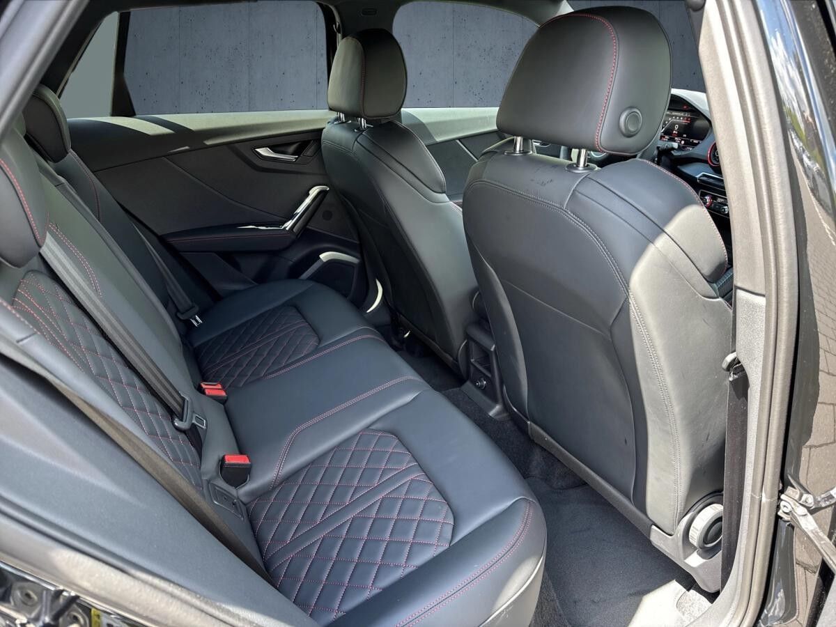 Audi SQ2 TFSI 300PS +Matrix-LED+Komfortpaket plus+Smartphone Interface+