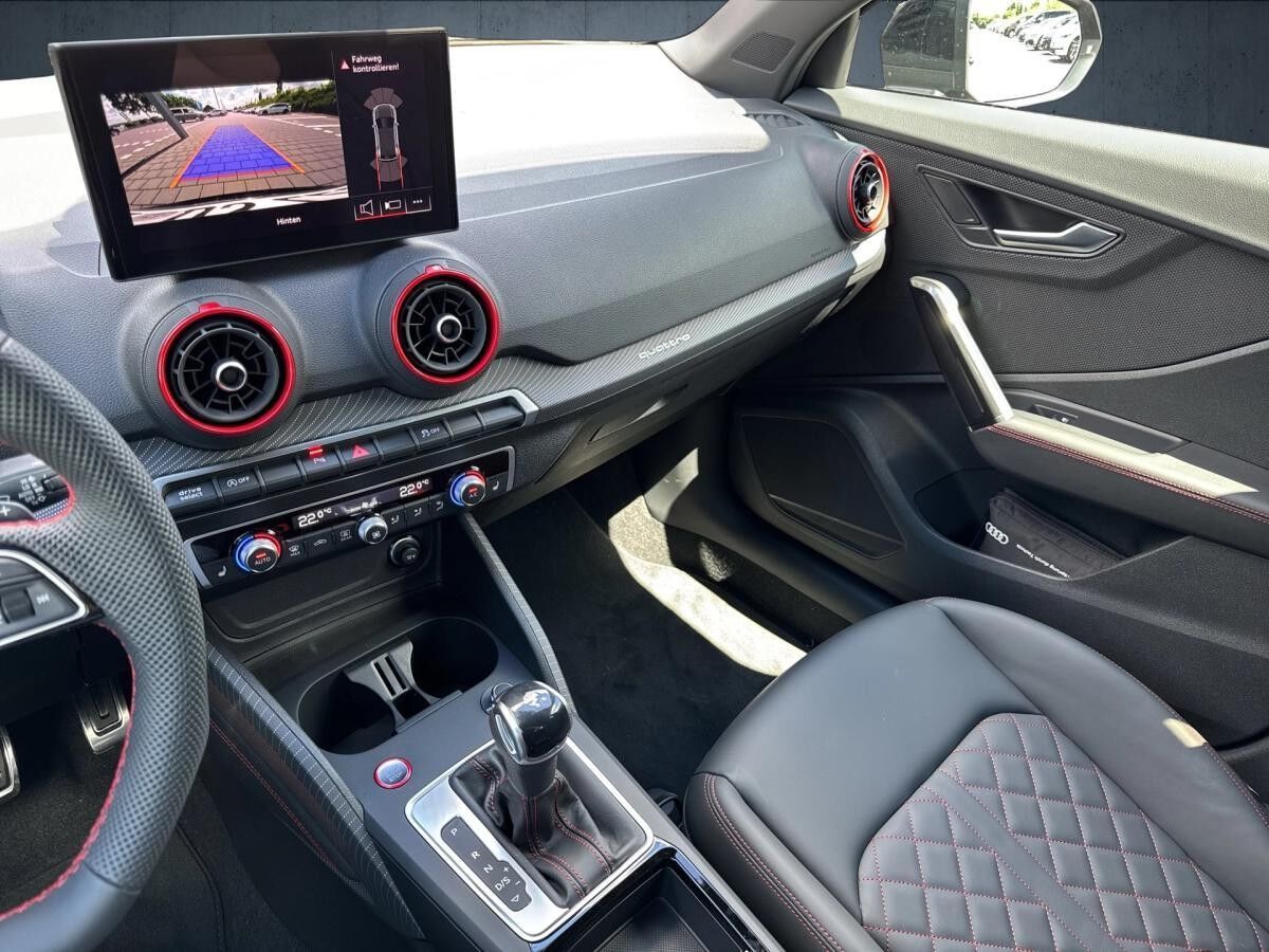 Audi SQ2 TFSI 300PS +Matrix-LED+Komfortpaket plus+Smartphone Interface+