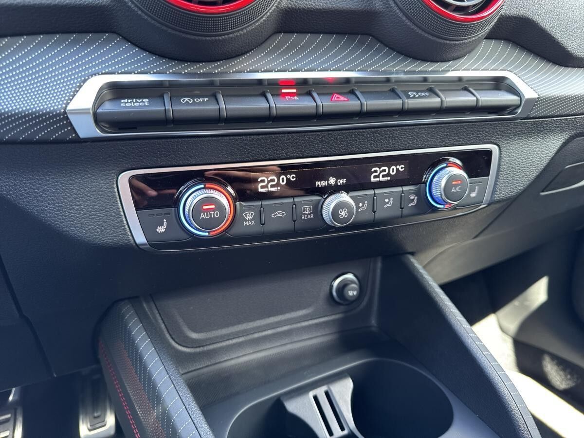 Audi SQ2 TFSI 300PS +Matrix-LED+Komfortpaket plus+Smartphone Interface+