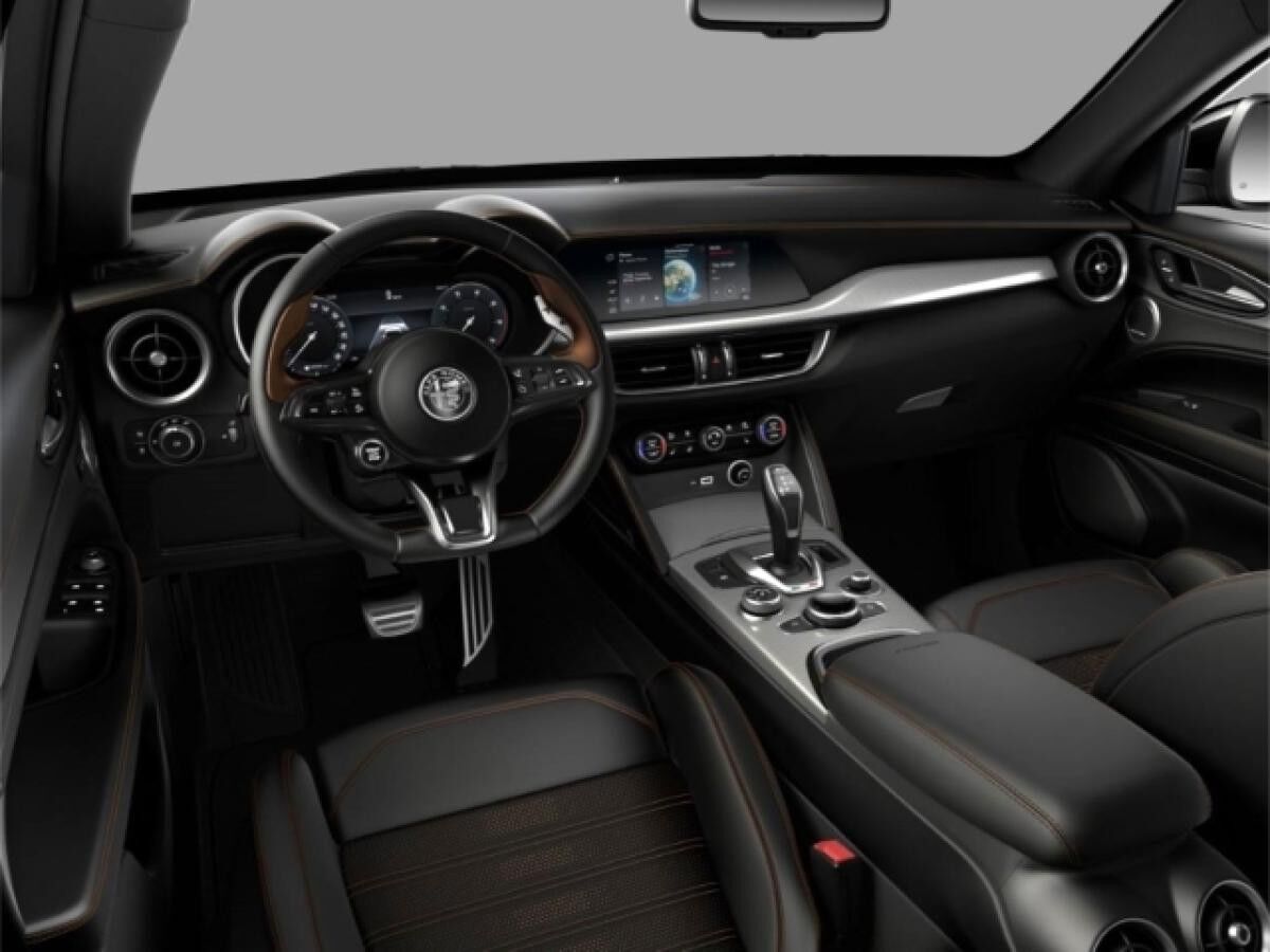 Alfa Romeo Stelvio Intensa 2.0 Turbo 16V 280PS Q4 AT8 AHK  LED **NUR FÜR GEWERBE**