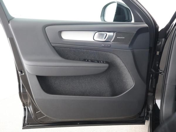 Volvo XC40 B3/ Onyx Black/ Black Edition/ sofort
