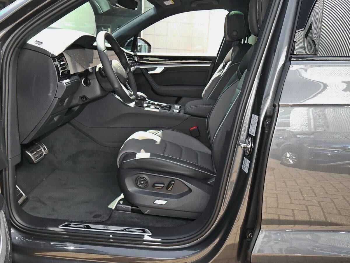 Volkswagen Touareg R-Line 3,0 l V6 TDI *Sofort Verfügbar*