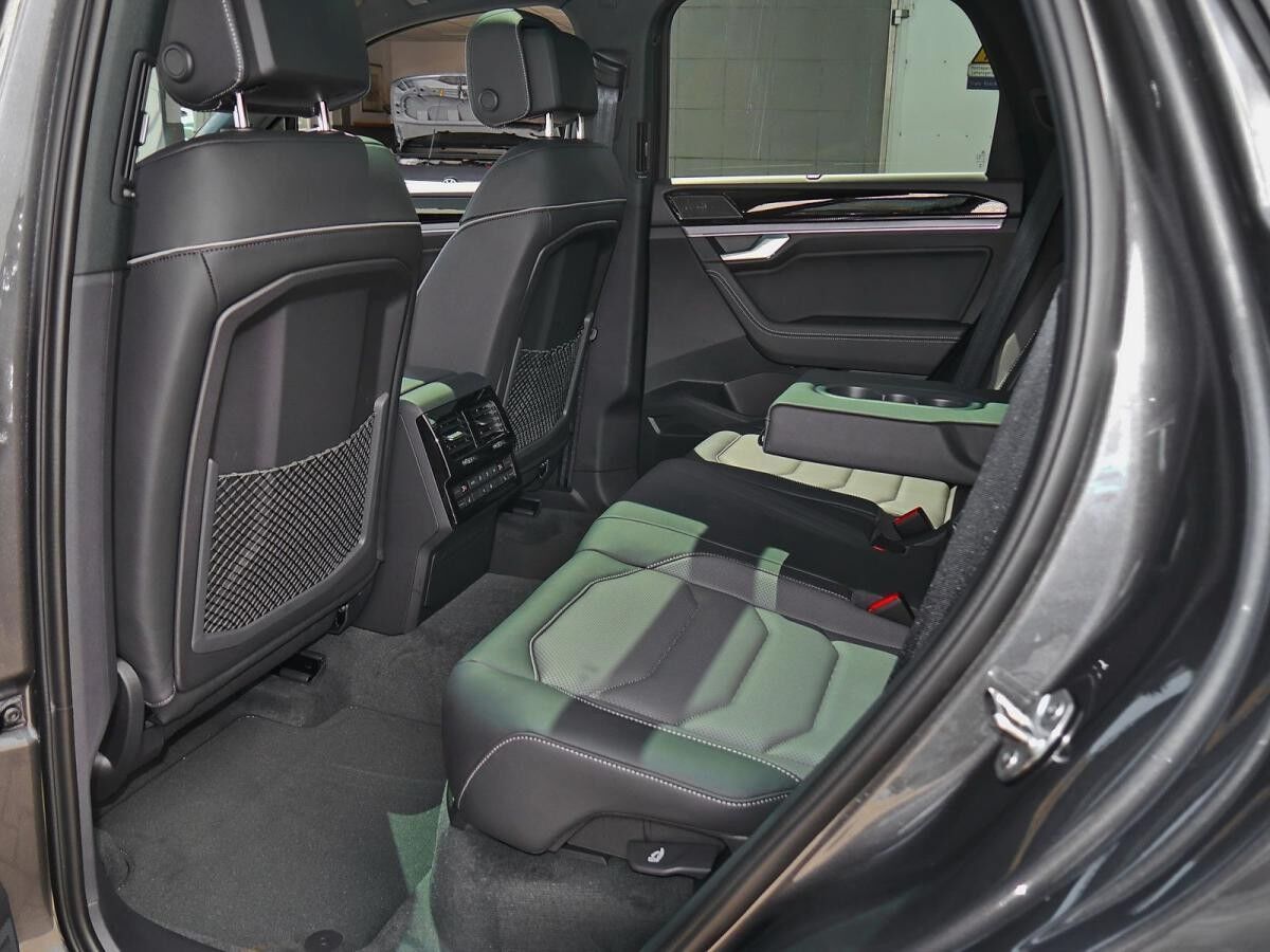 Volkswagen Touareg R-Line 3,0 l V6 TDI *Sofort Verfügbar*