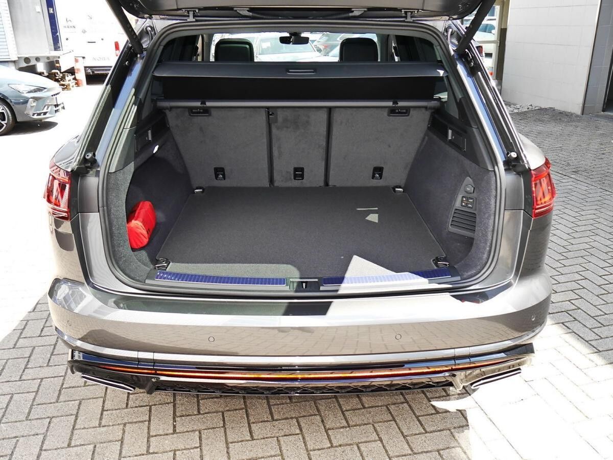 Volkswagen Touareg R-Line 3,0 l V6 TDI *Sofort Verfügbar*