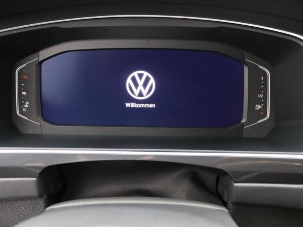 Volkswagen Tiguan R 2.0 TSI 4M DSG Akrapovic, Matrix, AHK,