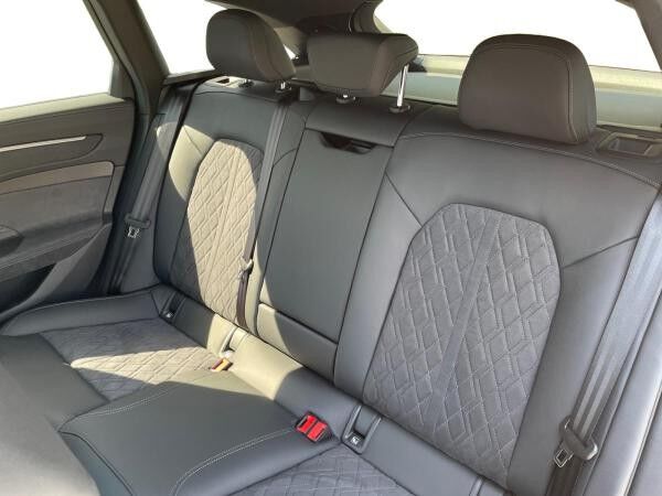 Audi A6 Avant TDI quattro S tronic