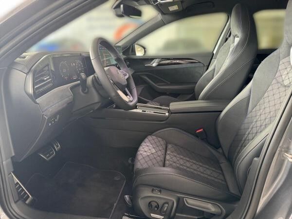 Volkswagen Passat Variant R-Line 2,0 TDI DSG*4 M*Nav*StHz*AHK*HuD*DCC*