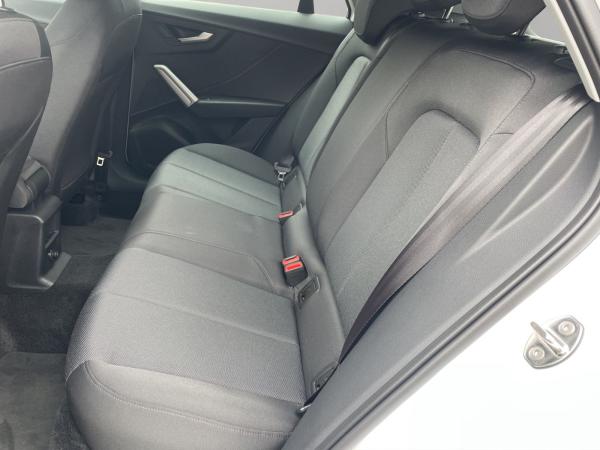 Audi Q2 35 TFSI S line LED virtual Co. Klima Carplay