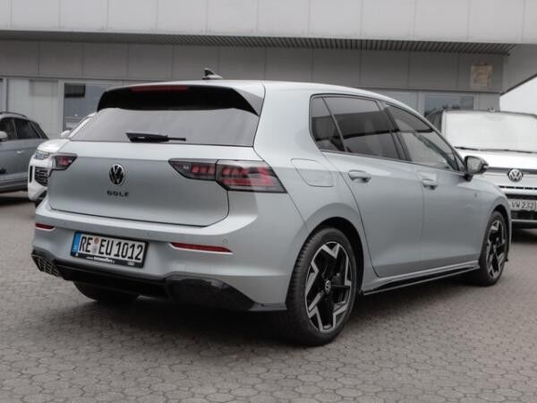 Volkswagen Golf VIII 1,5 TSI R-Line ACC Navi Matrix R-Kamera