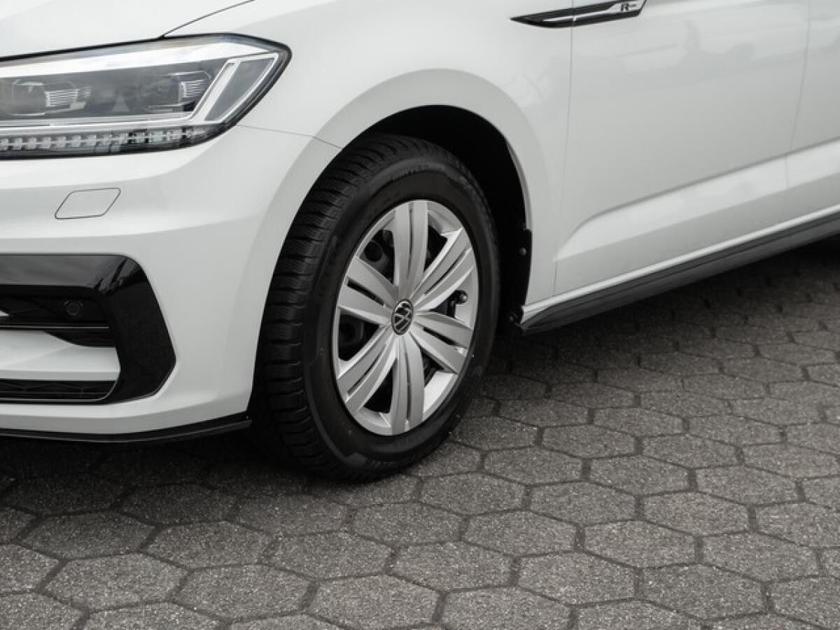 Volkswagen Touran 2,0 TDI DSG R-Line ACC LED AHK Navi R-Kamera Alu