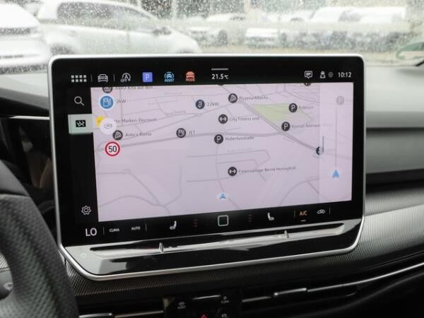 Volkswagen Golf VIII 1,5 TSI R-Line ACC Navi Matrix R-Kamera