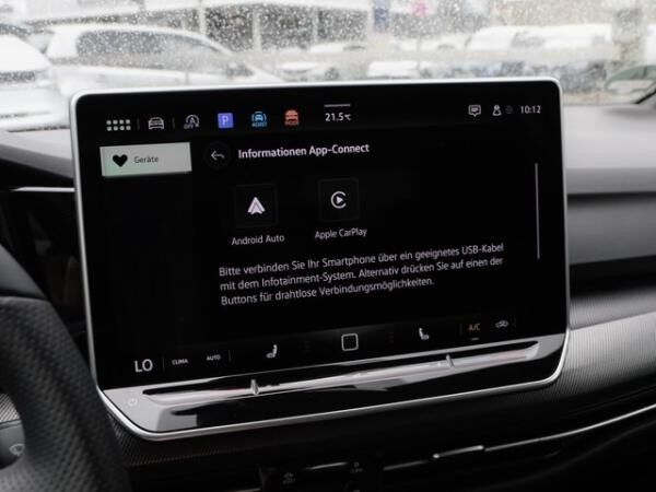 Volkswagen Golf VIII 1,5 TSI R-Line ACC Navi Matrix R-Kamera