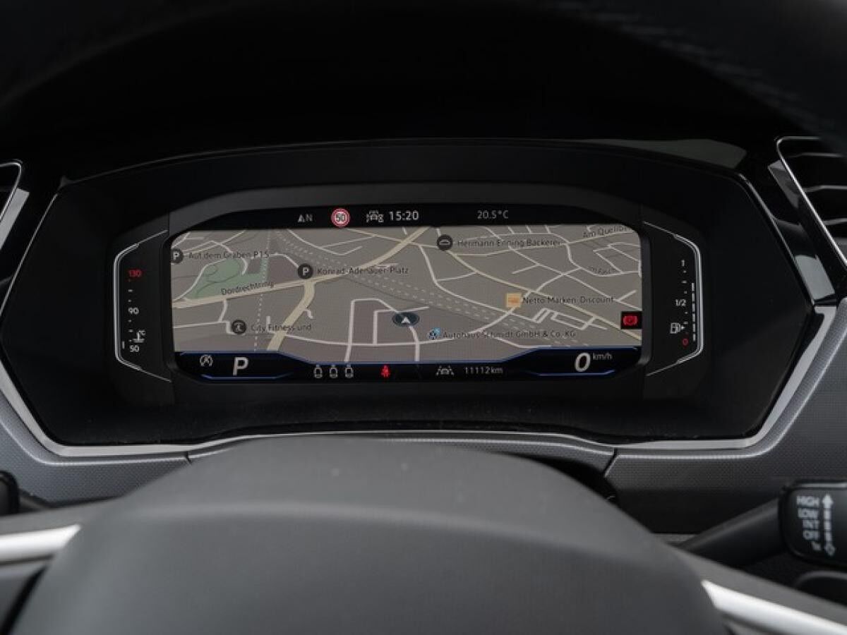 Volkswagen Touran 2,0 TDI DSG R-Line ACC LED AHK Navi R-Kamera Alu