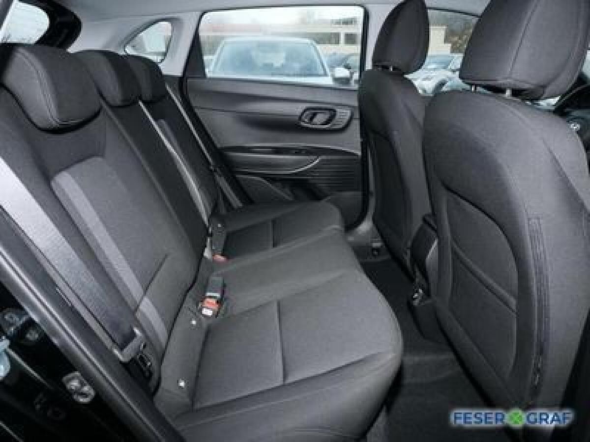 Hyundai i20 TREND NAVI CAM CARPLAY SHZ LHZ KLIMA USB